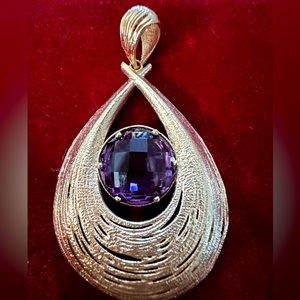 18k solid yellow gold with natural amethyst gemstone